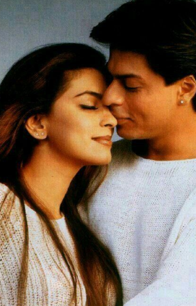 Bollywood film 'Dil Hai Hindustani,' which was produced and directed by Aziz Mirza and featured  Gauri Khan and Juhi Chawla, was released in 2000.